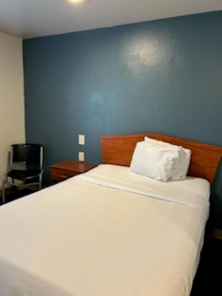 Standard Double Room with Two Double Beds - Non Smoking interior